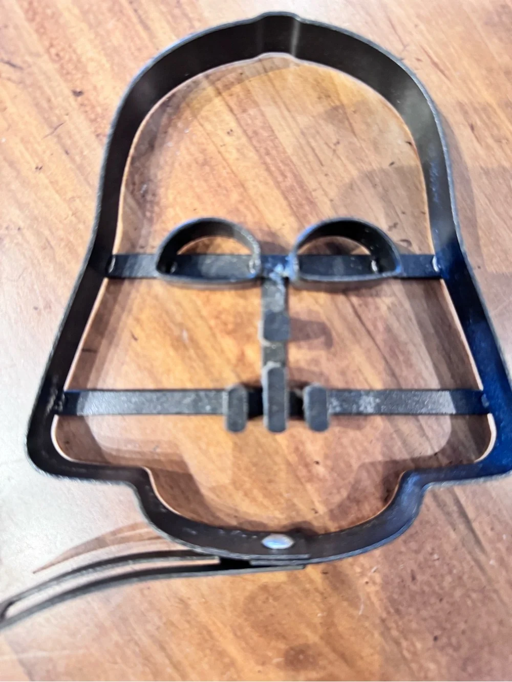 3 William Sonoma Black Metal pancake molds and 2 Cookie CuttersNovelty Star Wars
